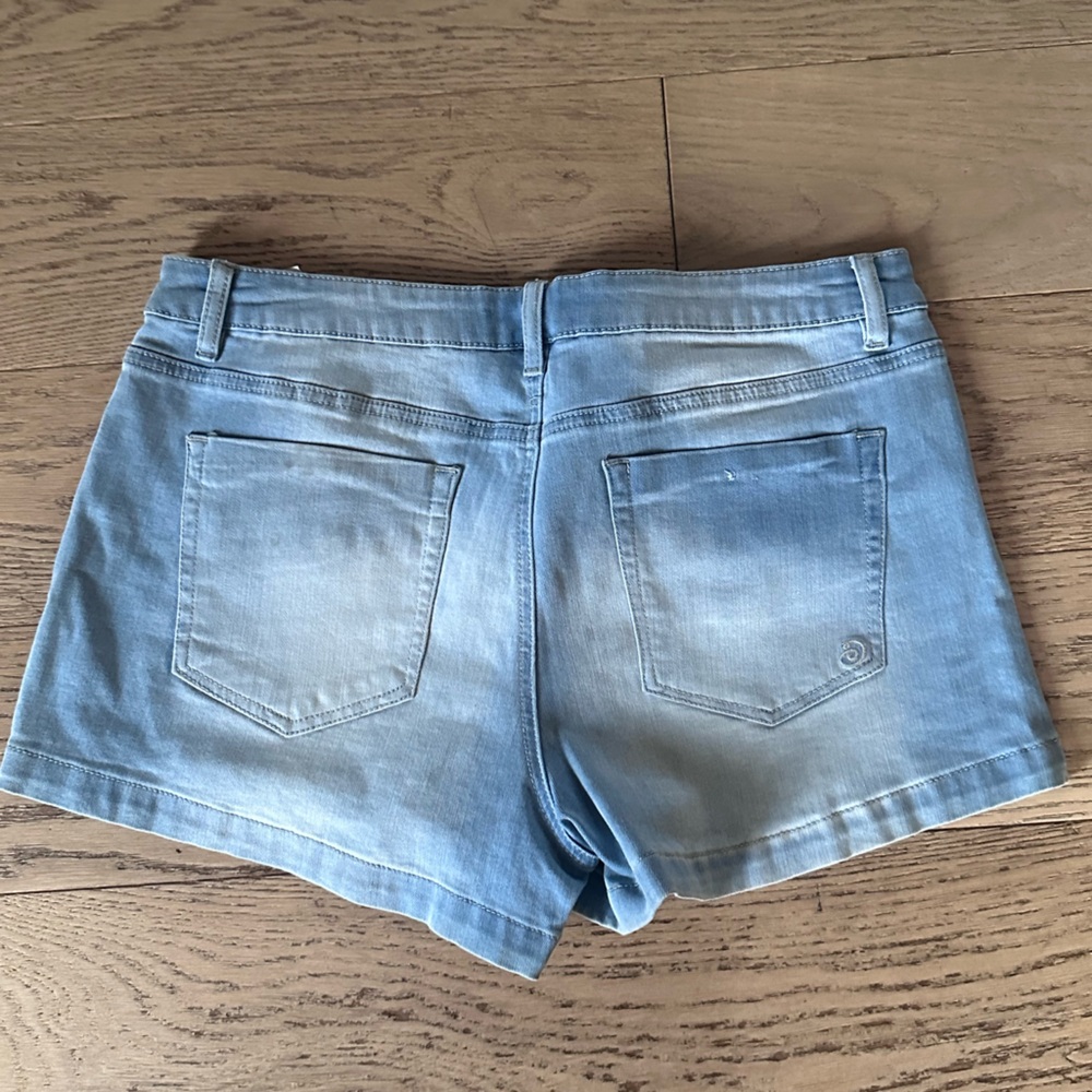 Jean Shorts - Picture 2 of 3